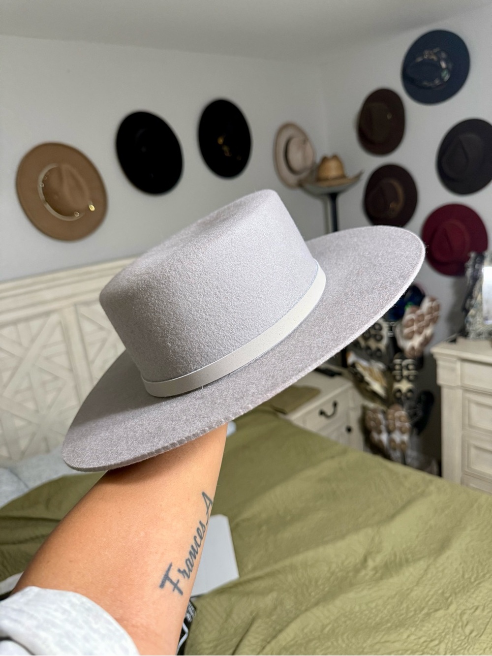 GIGI PIP woman Light Gray Wool Felt Rancher Hat with Cream Band